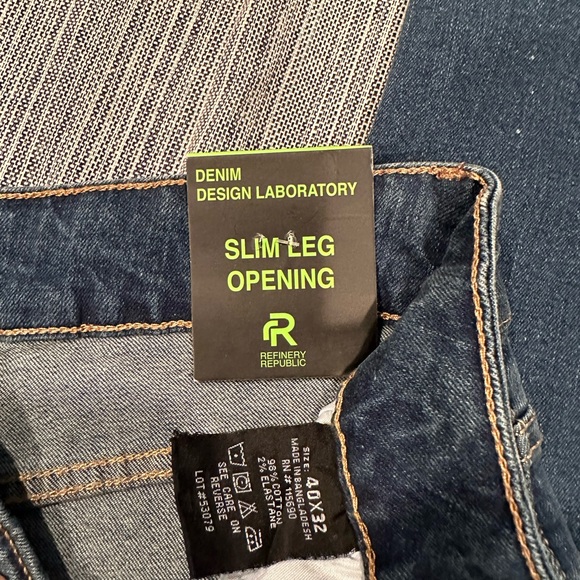 NWT Refinery Republic jeans size 40
Inseam 32 - Picture 9 of 9